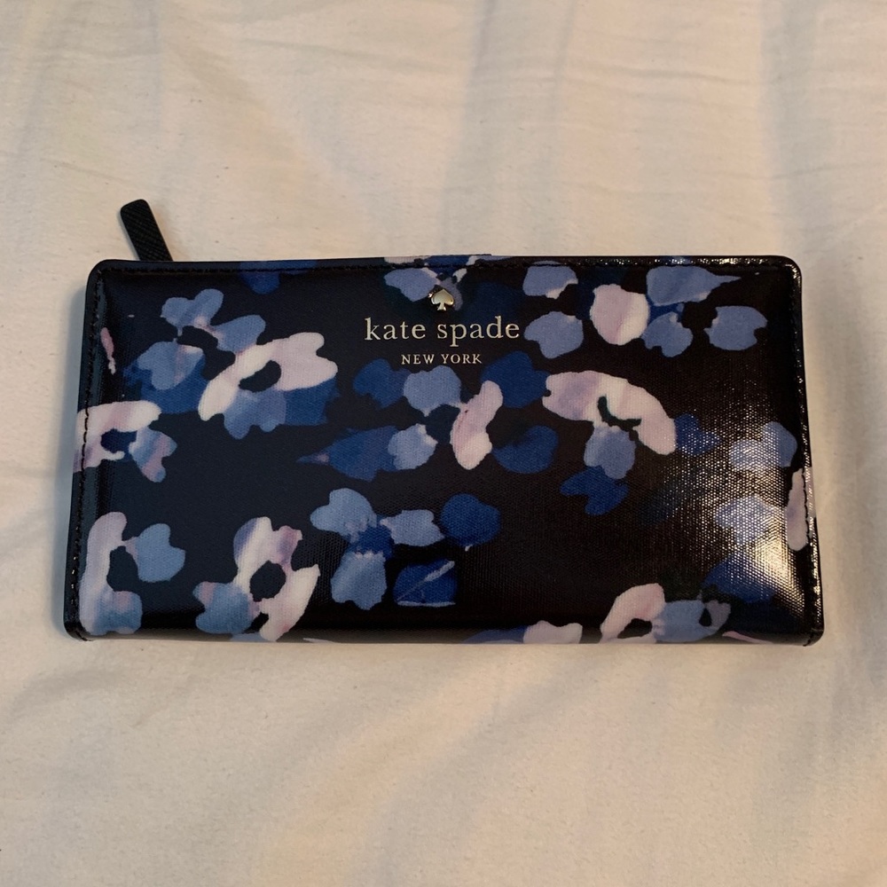 NWT Kate Spade floral fold wallet